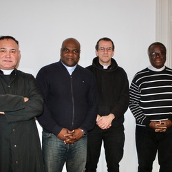 L'équipe des prêtres de la paroisse Christ Sauveur